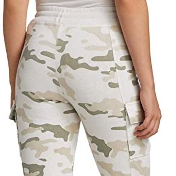 Sundry Camo Pocket Cargo Jogger Sweatpants - Picture 3 of 4